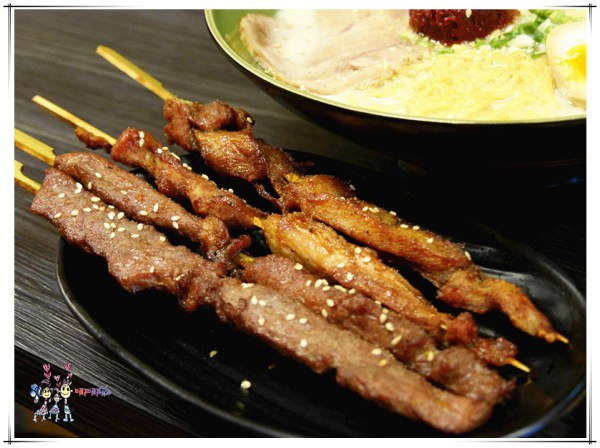 麵屋次郎,八德美食,桃園美食,平價拉麵,大湳市場,拉麵,麻辣拉麵,烤肉串
