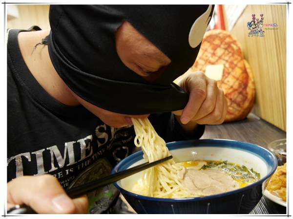 麵屋次郎,八德美食,桃園美食,平價拉麵,大湳市場,拉麵,麻辣拉麵,烤肉串