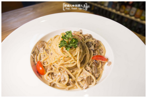 薩克森 比利時餐酒館 Sachsen Beer Bar 自由店:『台中-美食』薩克森比利時餐酒館Sachsen Beer Bar 自由店_200多種的酒類 讓你翻酒單翻到手抽筋