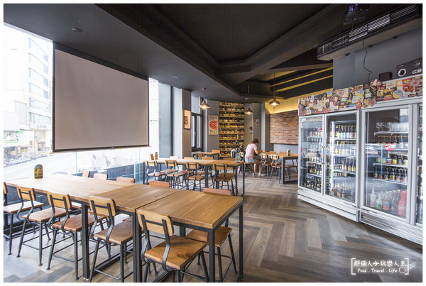 薩克森 比利時餐酒館 Sachsen Beer Bar 自由店:『台中-美食』薩克森比利時餐酒館Sachsen Beer Bar 自由店_200多種的酒類 讓你翻酒單翻到手抽筋