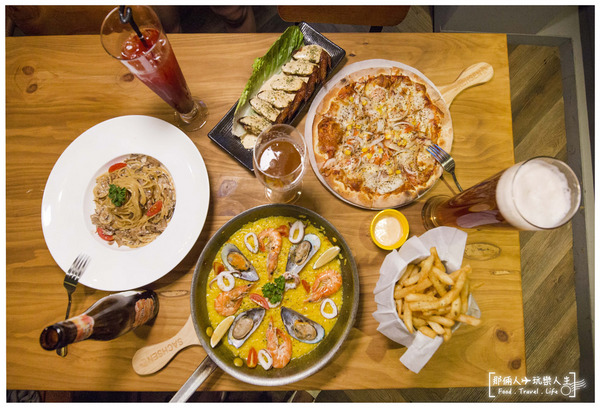 薩克森 比利時餐酒館 Sachsen Beer Bar 自由店:『台中-美食』薩克森比利時餐酒館Sachsen Beer Bar 自由店_200多種的酒類 讓你翻酒單翻到手抽筋