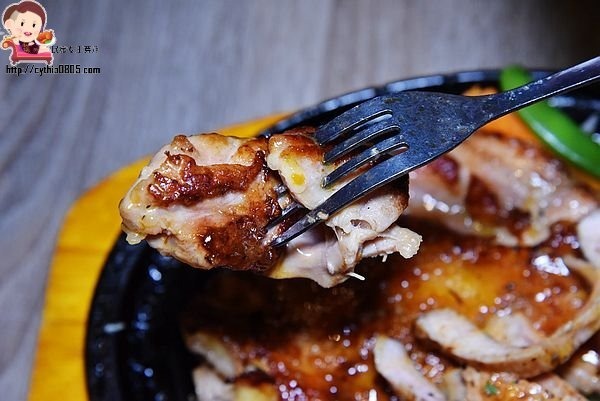 桃園龍潭美食-肉好吃牛排-平價大份量的牛排館,24盎司牛霸好逼人 (邀約) @民宿女王芽月-美食.旅遊.全台趴趴走