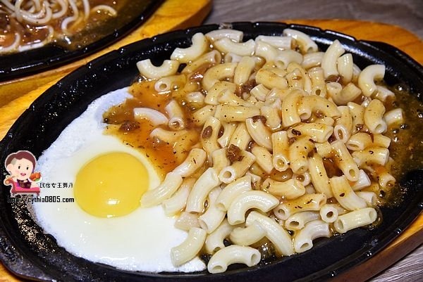 桃園龍潭美食-肉好吃牛排-平價大份量的牛排館,24盎司牛霸好逼人 (邀約) @民宿女王芽月-美食.旅遊.全台趴趴走