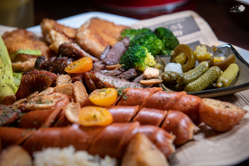 東區餐酒館》PLAN B 歐陸街頭市集小酒館 - 歐洲風情露天音樂餐酒館 酒窖風味包廂酒吧 異國特色風味料理 - 時空幻境 凌雲江海清