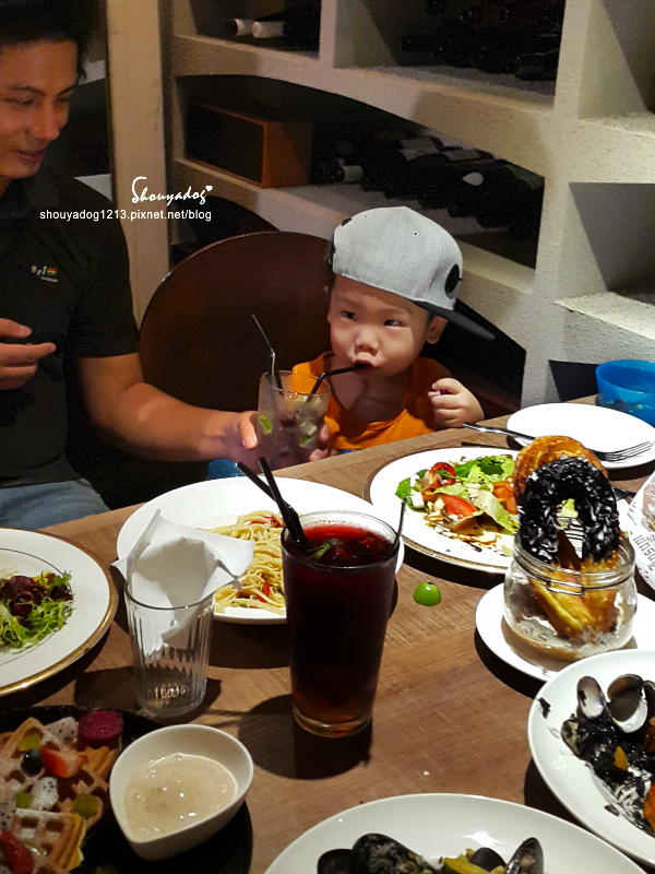 Plan B歐陸街頭小市集餐酒:【歐式餐酒館】超美超好拍的 Plan B 歐陸街頭市集小酒館試吃會