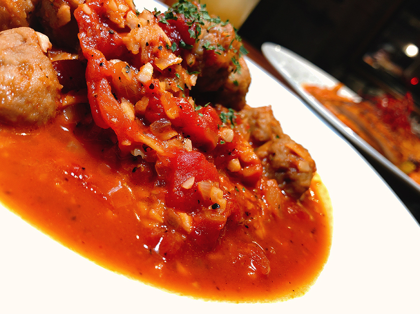 Plan B 歐陸街頭市集小酒館,東區現場演奏餐廳,忠孝敦化現場演奏餐廳,歐式酒窖餐廳,熱紅酒餐廳,東區露天酒館,ZARA