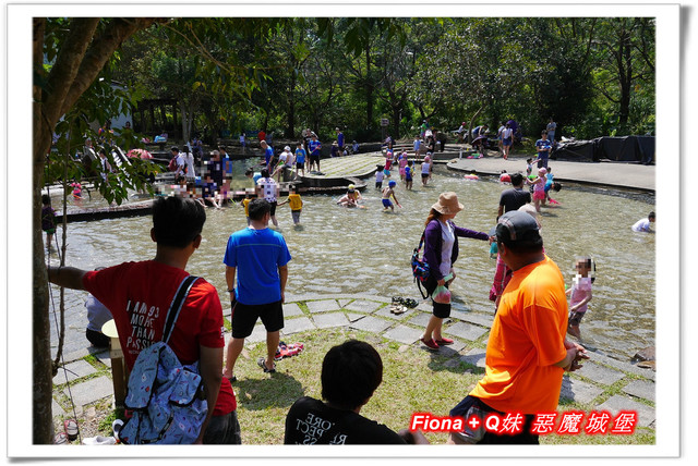 【南投埔里一日遊】桃米親水公園+埔里酒廠+豐年農場+宏基蜜蜂生態農場+敲敲木音樂工房+元首館，無論戲水、美食、觀光、新知通通有，皆是親子同遊好景點 !