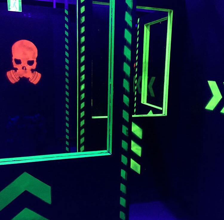 【台中】南屯區 室內雷射遊戲射擊 女生也愛玩無痛刺激室內又有冷氣吹 每道關卡都新鮮睿智