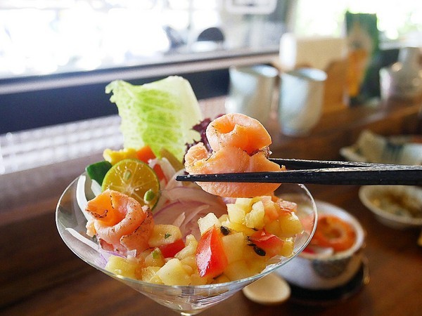 鮨匠手作壽司 -逢甲店：鮨匠手作壽司 (逢甲店)-台中逢甲日式料理  福星公園旁小型居酒屋  食材新鮮且用料豐富  超厚切生魚片能滿足所有生魚片控的胃