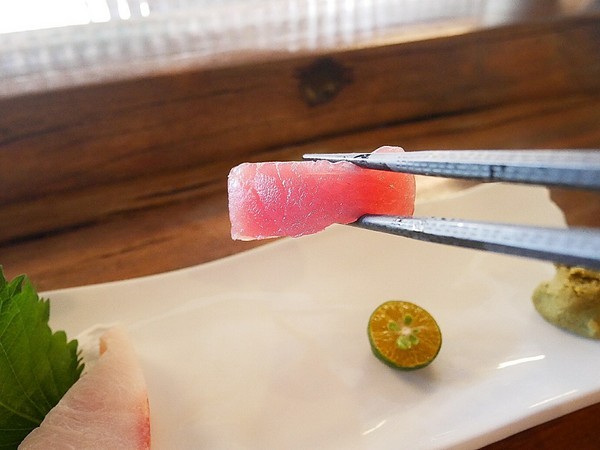 鮨匠手作壽司 -逢甲店：鮨匠手作壽司 (逢甲店)-台中逢甲日式料理  福星公園旁小型居酒屋  食材新鮮且用料豐富  超厚切生魚片能滿足所有生魚片控的胃