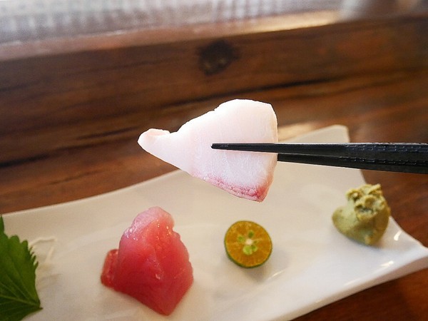 鮨匠手作壽司 -逢甲店：鮨匠手作壽司 (逢甲店)-台中逢甲日式料理  福星公園旁小型居酒屋  食材新鮮且用料豐富  超厚切生魚片能滿足所有生魚片控的胃