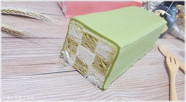 米之朵甜點房:台中南區』米之朵甜點房║IG新話題,夢幻系甜點,網紅必嚐棋盤蛋糕繽紛引爆少女心,快約閨蜜一起下午茶吧!