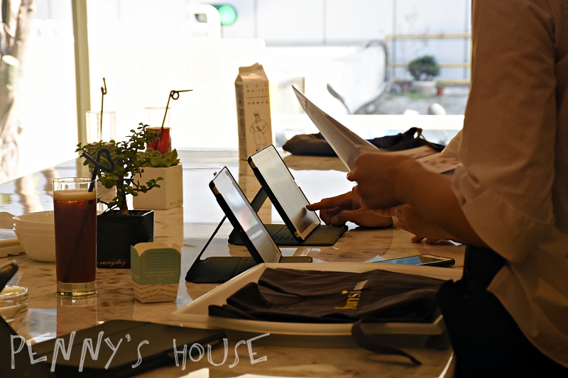 台北週末哪裡去？客自化Café & Play體驗店鋪 - Funsiamo 做蛋糕好玩又好吃。（國父紀念館捷運站1號出口）