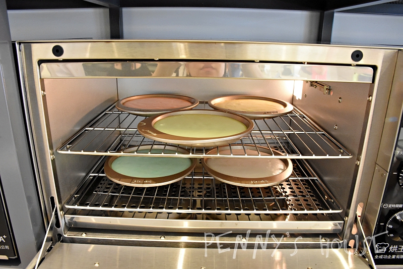 台北週末哪裡去？客自化Café & Play體驗店鋪 - Funsiamo 做蛋糕好玩又好吃。（國父紀念館捷運站1號出口）