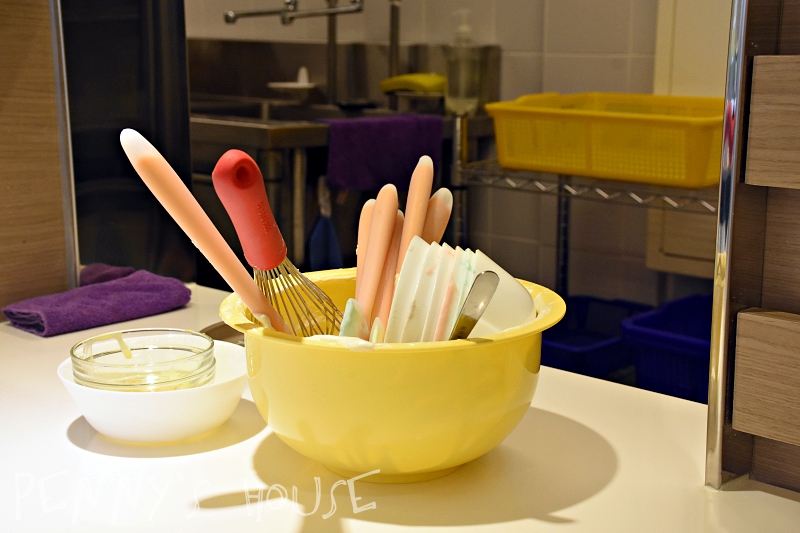 台北週末哪裡去？客自化Café & Play體驗店鋪 - Funsiamo 做蛋糕好玩又好吃。（國父紀念館捷運站1號出口）