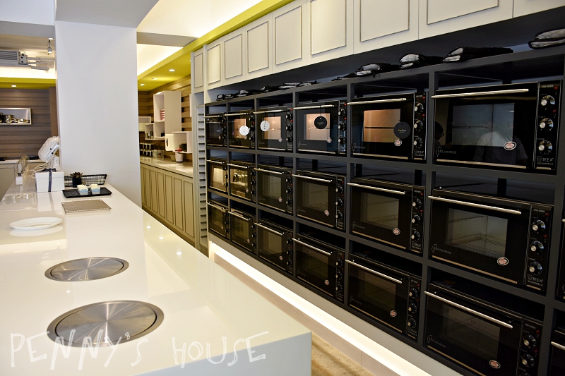 台北週末哪裡去？客自化Café & Play體驗店鋪 - Funsiamo 做蛋糕好玩又好吃。（國父紀念館捷運站1號出口）