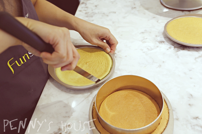 台北週末哪裡去？客自化Café & Play體驗店鋪 - Funsiamo 做蛋糕好玩又好吃。（國父紀念館捷運站1號出口）