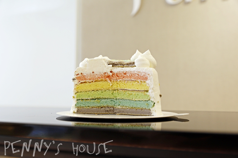 台北週末哪裡去？客自化Café & Play體驗店鋪 - Funsiamo 做蛋糕好玩又好吃。（國父紀念館捷運站1號出口）