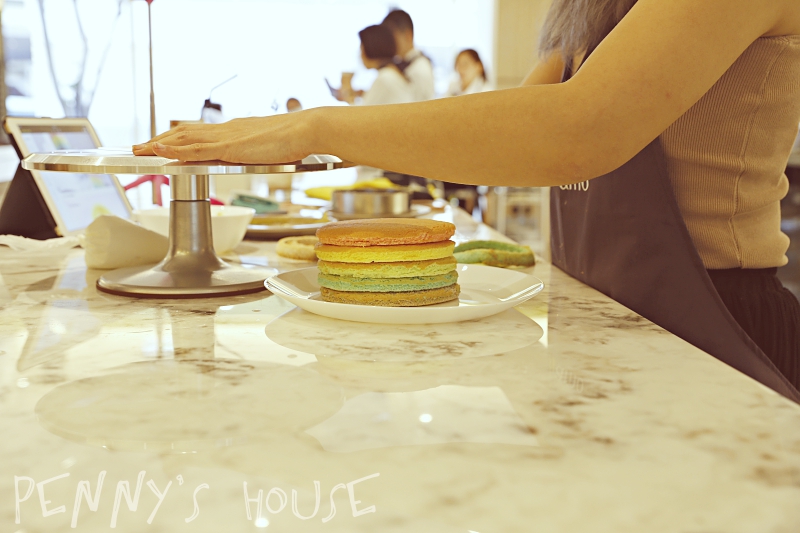 台北週末哪裡去？客自化Café & Play體驗店鋪 - Funsiamo 做蛋糕好玩又好吃。（國父紀念館捷運站1號出口）