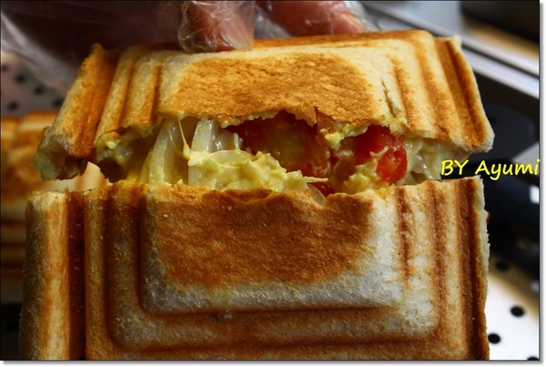 行運吐司FabulousToast：[食記]來自新北市土城區的熱壓吐司專賣-行運吐司♥起司控會失控會著迷、下午茶以及宵夜的好選擇♥