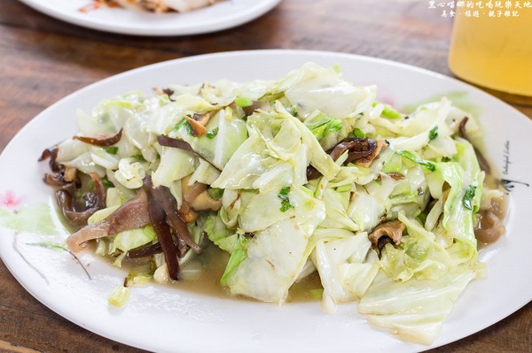 蕭家大院兔子寵物餐廳:屏東︱蕭家大院兔子寵物餐廳 帶著孩子餵兔子、和兔子玩躲貓貓吧!