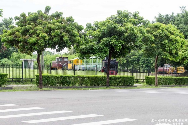 蕭家大院兔子寵物餐廳:屏東︱蕭家大院兔子寵物餐廳 帶著孩子餵兔子、和兔子玩躲貓貓吧!