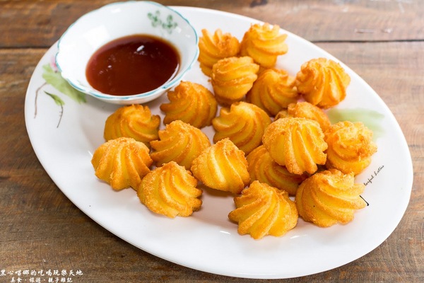 蕭家大院兔子寵物餐廳:屏東︱蕭家大院兔子寵物餐廳 帶著孩子餵兔子、和兔子玩躲貓貓吧!