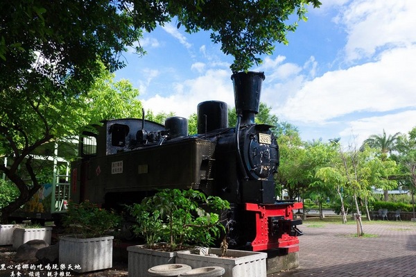 蕭家大院兔子寵物餐廳:屏東︱蕭家大院兔子寵物餐廳 帶著孩子餵兔子、和兔子玩躲貓貓吧!
