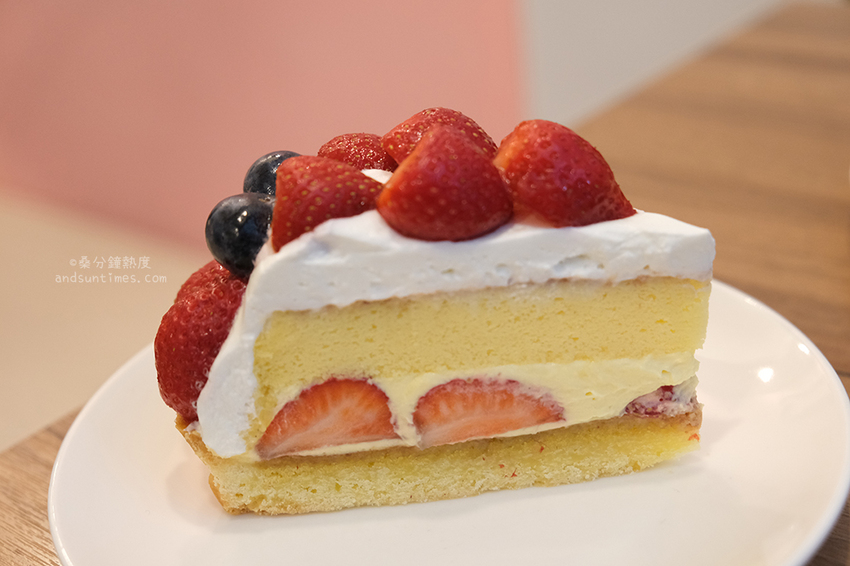 【台北】Sweet Tooth｜草莓杯♡草莓千層♡草莓牛奶♡草莓塔，用滿滿草莓甜點迎接冬季！ - 桑分鐘熱度