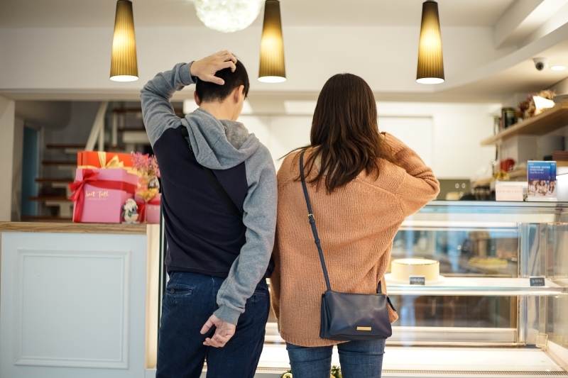 跳躍的宅男 - [信義區甜點推薦]sweet tooth- 豪華草莓杯每日限量12杯 滋味十足可不只草莓  千層蛋糕更是值得吃  國父紀念館捷運甜點 甜牙齒 東區下午茶推薦