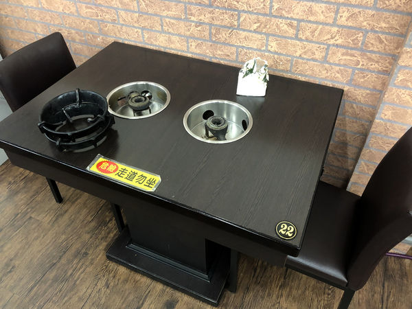 不用吃到飽，平價就可以吃很飽！《嘉義老牌石頭火鍋-明誠店》大推浮誇的花枝蝦仁漿