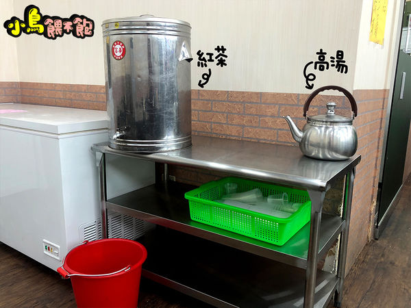 不用吃到飽，平價就可以吃很飽！《嘉義老牌石頭火鍋-明誠店》大推浮誇的花枝蝦仁漿