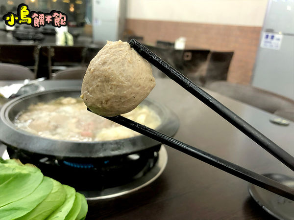 不用吃到飽，平價就可以吃很飽！《嘉義老牌石頭火鍋-明誠店》大推浮誇的花枝蝦仁漿