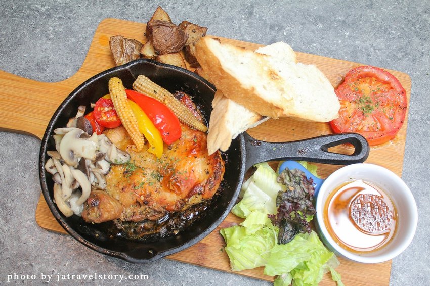 窩巷弄 超邪惡起司雞蛋培根麵!空間寬敞、氛圍安靜舒適【捷運公館】台大公館聚餐餐廳/公館美食推薦/寵物友善餐廳 @J&A的旅行