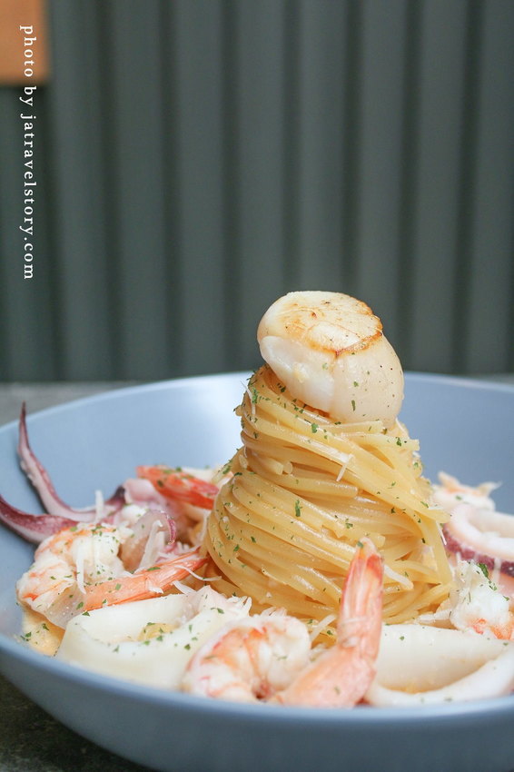 窩巷弄 超邪惡起司雞蛋培根麵!空間寬敞、氛圍安靜舒適【捷運公館】台大公館聚餐餐廳/公館美食推薦/寵物友善餐廳 @J&A的旅行