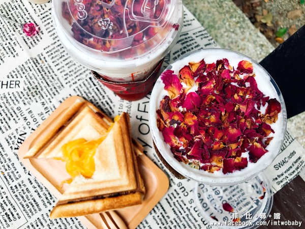 coco都可茶飲(土城立德):COCO都可新品奶霜系列 選用濃得化不開的Elle&Vire法國鐵塔牌鮮奶油作奶霜 七夕限定玫瑰款濃情蜜意上市 讓愛侶當個浪漫法式情人吧! coco都可茶飲(土城立德):COCO都可新品奶霜系列 選用濃得化不開的Elle&Vire法國鐵塔牌鮮奶油作奶霜 七夕限定玫瑰款濃情蜜意上市 讓愛侶當個浪漫法式情人吧!