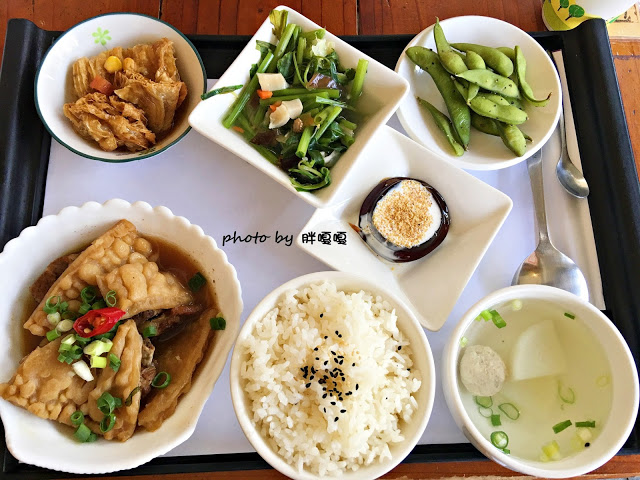 【台中 沙鹿】綠揚村人文茶館💚💚💚在豐原也有一家,乘載著多數海線朋友的回憶,沙鹿超過20年以上的人文茶館,古色古香,頗具特色,餐點口味也很不錯哦~~