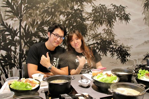 七品鍋物(七品鍋物(板橋店)):【新北市板橋食記】七品鍋物(板橋店)/壽喜燒/燒鍋/冰淇淋自助無限供應~非常適合聚餐的好地方