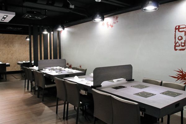 七品鍋物(七品鍋物(板橋店)):【新北市板橋食記】七品鍋物(板橋店)/壽喜燒/燒鍋/冰淇淋自助無限供應~非常適合聚餐的好地方