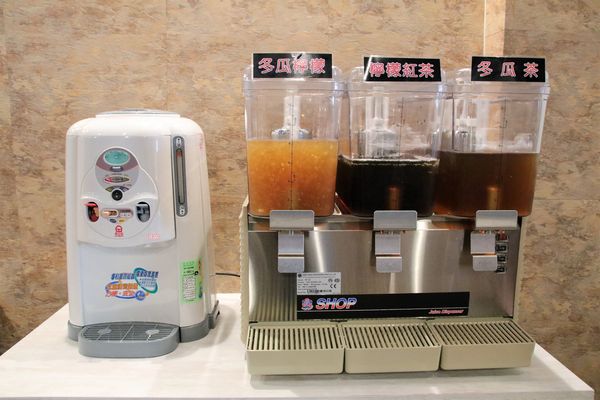 七品鍋物(七品鍋物(板橋店)):【新北市板橋食記】七品鍋物(板橋店)/壽喜燒/燒鍋/冰淇淋自助無限供應~非常適合聚餐的好地方