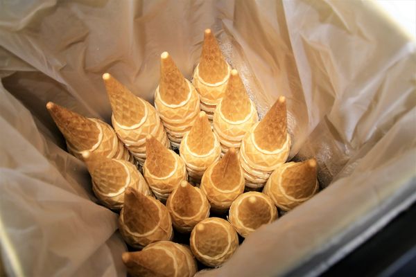 七品鍋物(七品鍋物(板橋店)):【新北市板橋食記】七品鍋物(板橋店)/壽喜燒/燒鍋/冰淇淋自助無限供應~非常適合聚餐的好地方