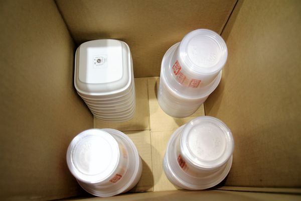 七品鍋物(七品鍋物(板橋店)):【新北市板橋食記】七品鍋物(板橋店)/壽喜燒/燒鍋/冰淇淋自助無限供應~非常適合聚餐的好地方