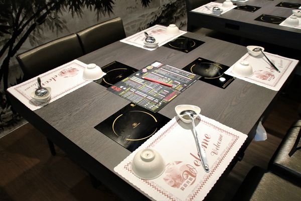 七品鍋物(七品鍋物(板橋店)):【新北市板橋食記】七品鍋物(板橋店)/壽喜燒/燒鍋/冰淇淋自助無限供應~非常適合聚餐的好地方