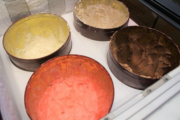 七品鍋物(七品鍋物(板橋店)):【新北市板橋食記】七品鍋物(板橋店)/壽喜燒/燒鍋/冰淇淋自助無限供應~非常適合聚餐的好地方