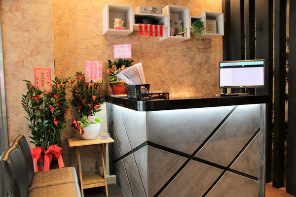 七品鍋物(七品鍋物(板橋店)):【新北市板橋食記】七品鍋物(板橋店)/壽喜燒/燒鍋/冰淇淋自助無限供應~非常適合聚餐的好地方