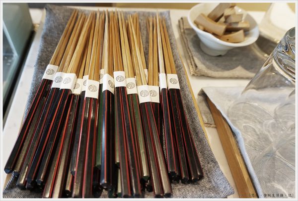 Cafe de RIZ-15-筷子.JPG