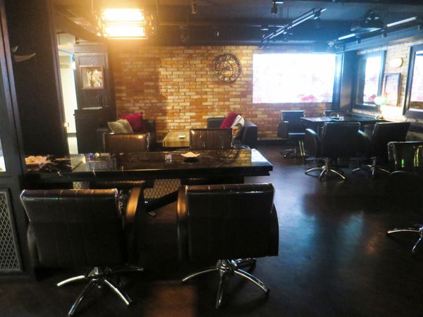 Red Circle HAIR SALON & BAR25.jpg