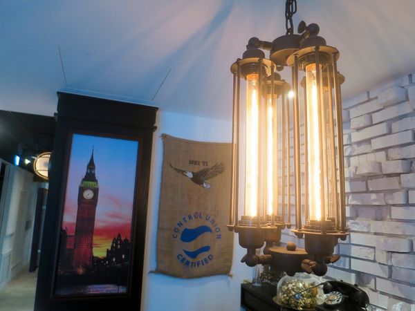 Red Circle HAIR SALON & BAR05.jpg