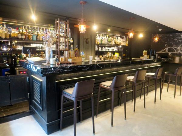 Red Circle HAIR SALON & BAR03.jpg