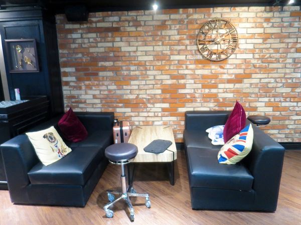 Red Circle HAIR SALON & BAR09.jpg